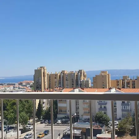 Vacation In Apartment *